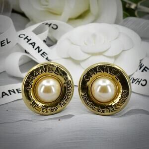 Vintage Chanel 31 Rue Cambon Gold Plated Faux Pearl Clip On Earrings